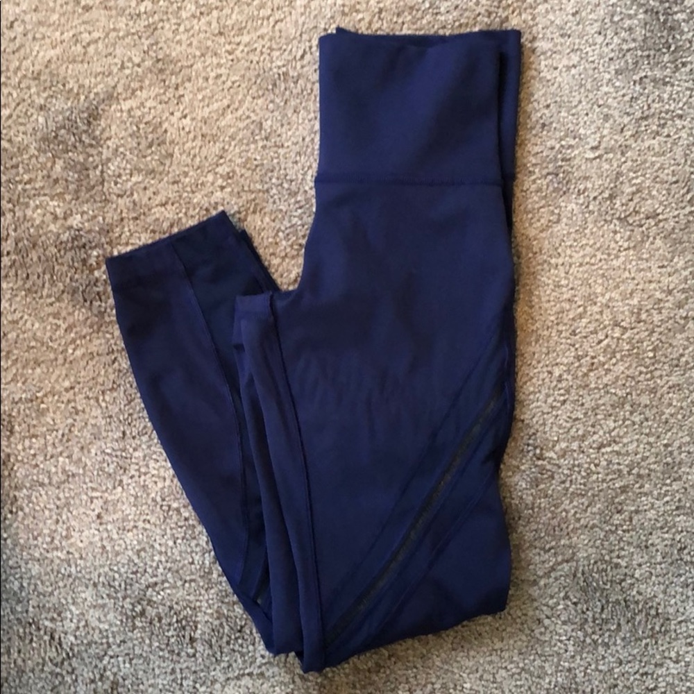 High times size 6 lululemon 7/8 leggings